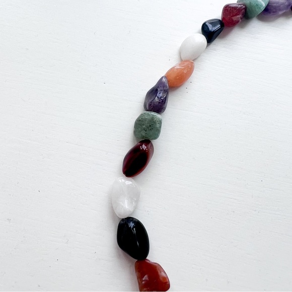 Stone Beaded Necklace With Pendant - Picture 3 of 3